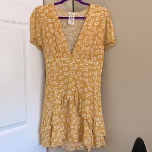 Sadie and Sage yellow minidress with white flowers